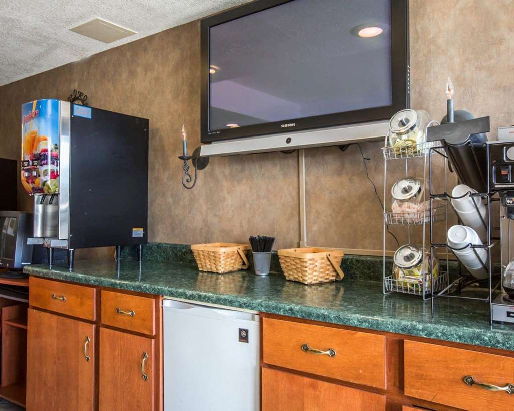 Rodeway Inn & Suites Near Outlet Mall - Asheville Restaurant photo