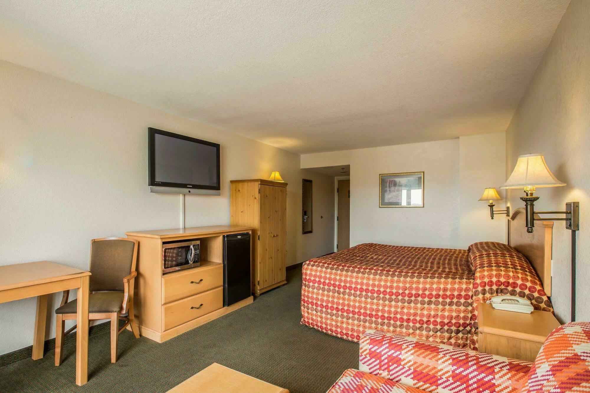 Rodeway Inn & Suites Near Outlet Mall - Asheville Exterior photo