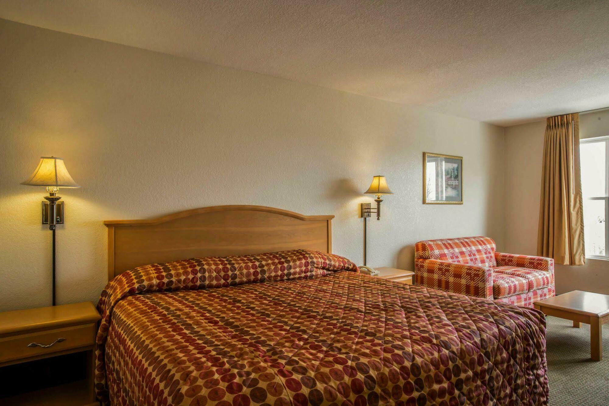 Rodeway Inn & Suites Near Outlet Mall - Asheville Exterior photo