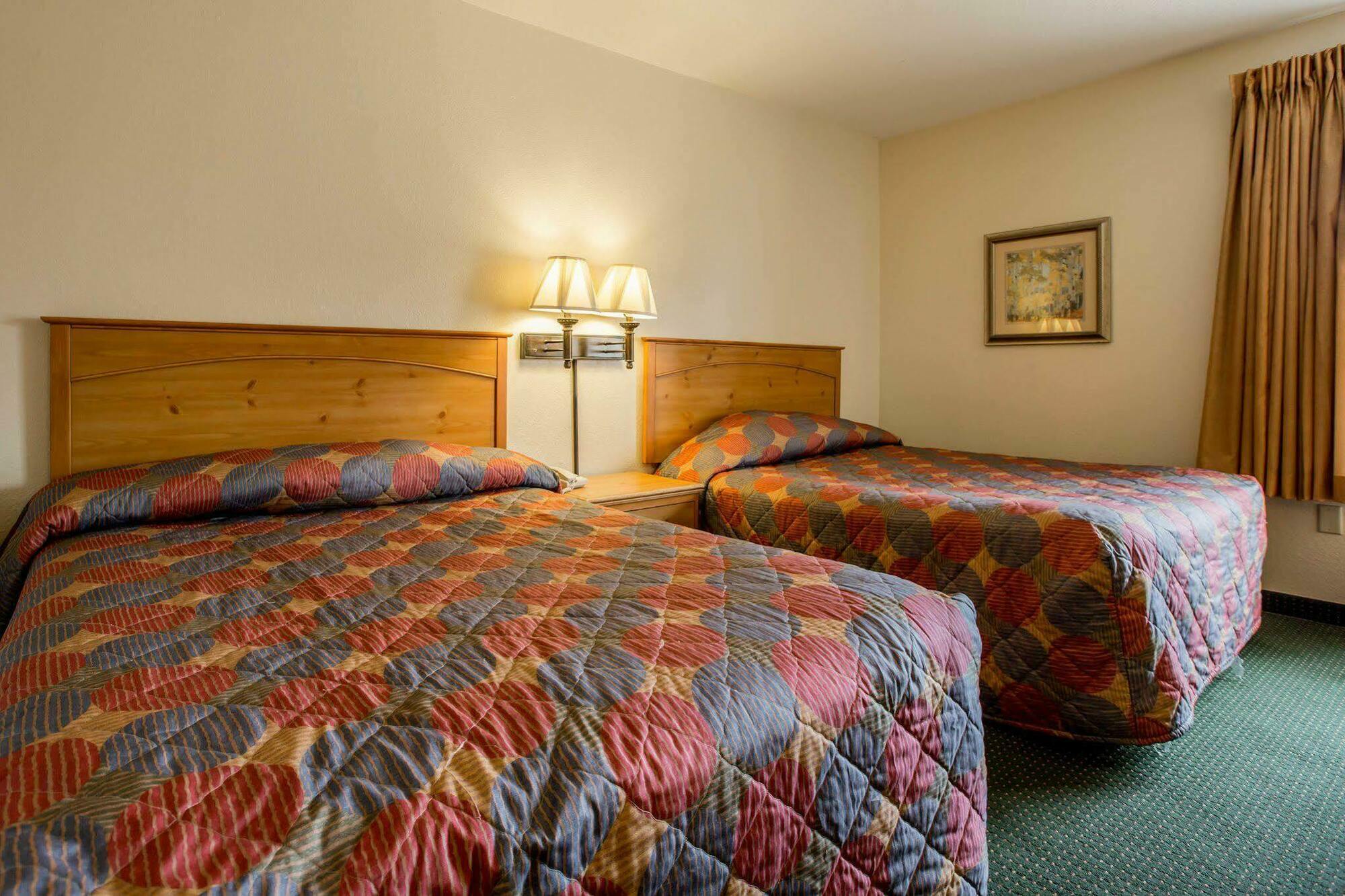 Rodeway Inn & Suites Near Outlet Mall - Asheville Exterior photo